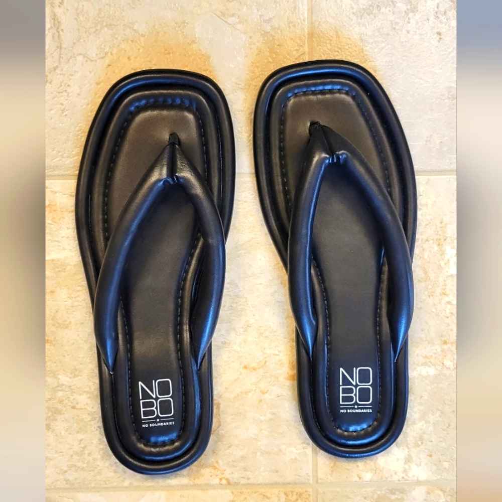 Black thong sandals (Size 9)